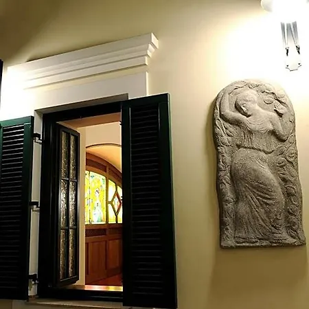 Lion Premium 4*